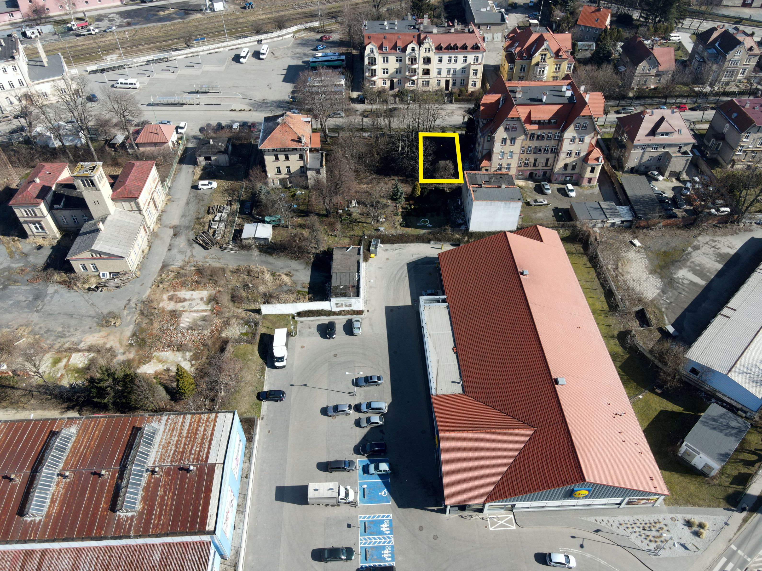 działka przy Alei Niepodległości wykazana do sprzedaży