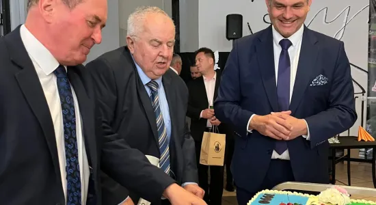 35 lat