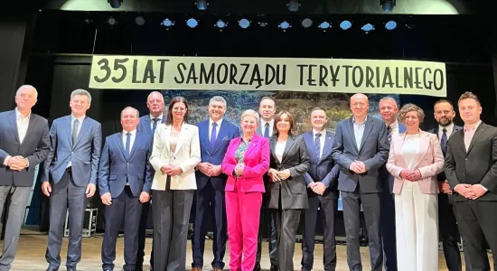 35 lat