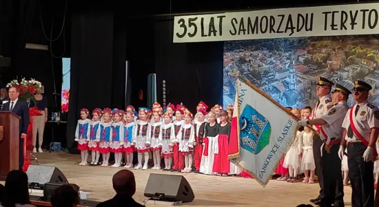 35 lat