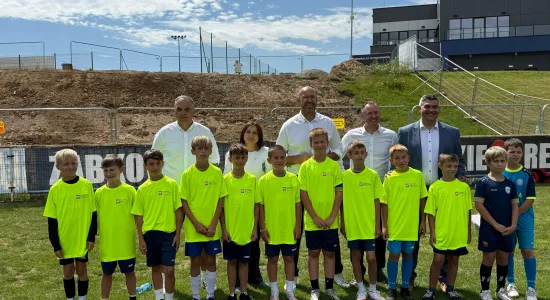 konferencja na Stadionie Miejskim - przekazanie historycznej dotacji na budowę letniego basenu 