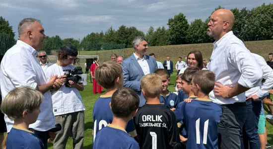 konferencja na Stadionie Miejskim - przekazanie historycznej dotacji na budowę letniego basenu 