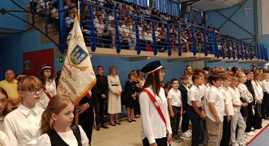 rozpoczęcie roku szkolnego w Szkole Podstawowej Nr 3 w Ząbkowicach Śląskich - ul. Powstańców Warszawy