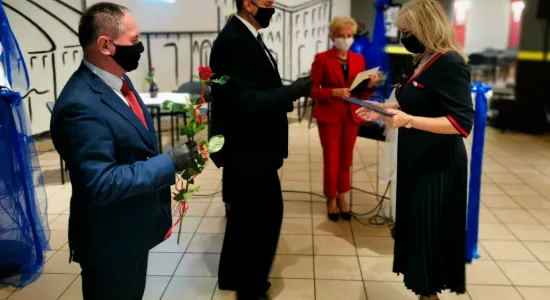 00a68ef5c621282bb5e31e3d2d9e44d2