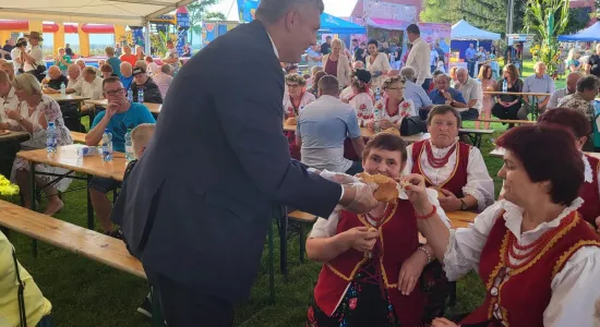 03d6e241e4d3ef9590a564363a4c51b7