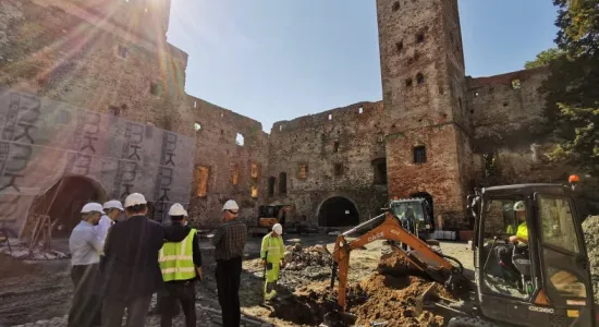 241080659 577517280367508 5114145078216035847 