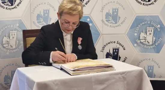 12372c59f6f042a1f37209aa2c8da6b9