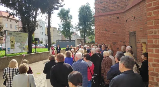 135600d06e699099ec722adea5ea8ab7