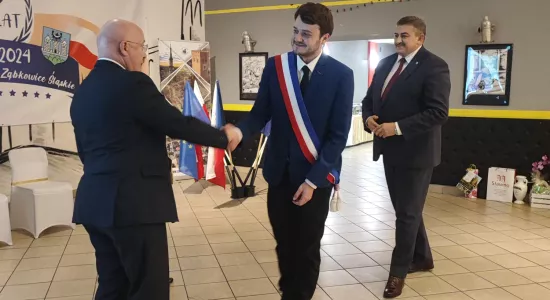 17856c290d3f262a445d6bf3e76ef8a5