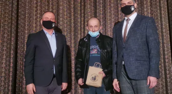 1b9f904ba19e9da2b5b2b30e4f2d3847