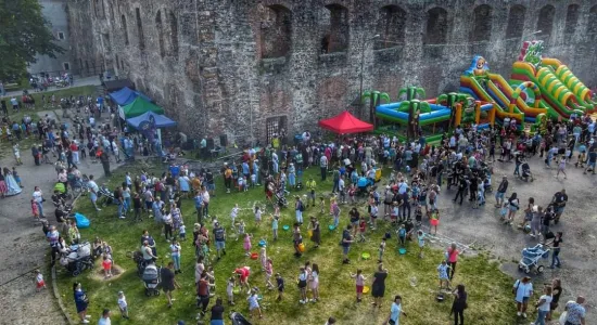 350863368 214527618095902 493678711708368879 