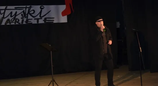  DSC250