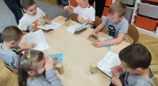 71037544 2607538479306656 5091875461043060736 