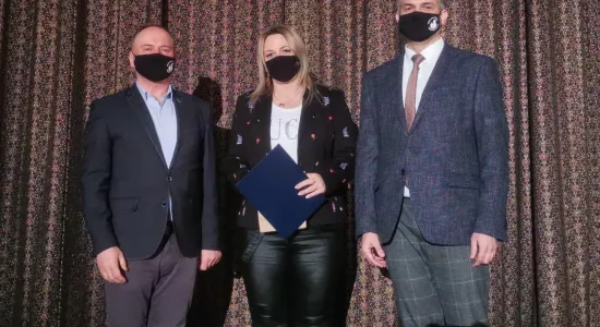 2d7b24c5e63bed9ab2c7b67592e4189f