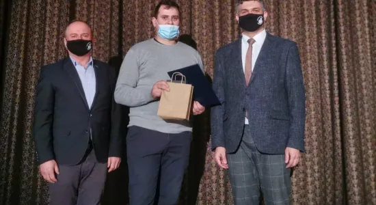 3c20e7337c7f4e576eb1cdb5e786463c