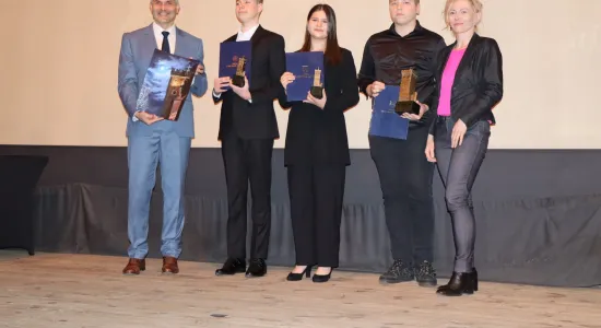 4186960e1df06178b6fa9502d7ce971e