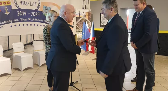 425e3ad4ae1d2f9236effa7c869e8532