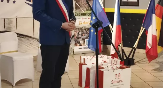 4f6179e9ffe17511c2c126dd67a1f9e3