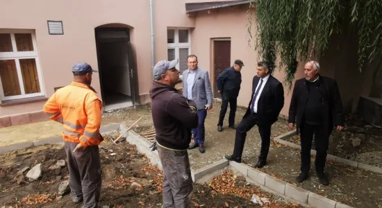 72172202 2621320514595119 1083012738541682688 