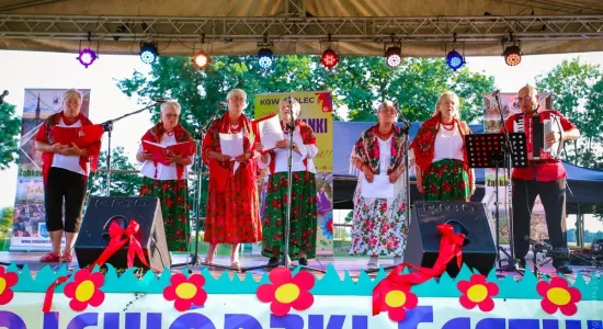 358478304 743418361117511 1697108366702951819 