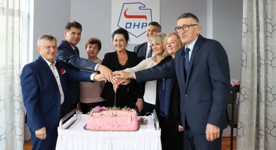 7f759b74264a16a555675a9efcbef80b