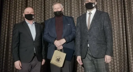 94bc8c81d88404195260de139cceb6f4