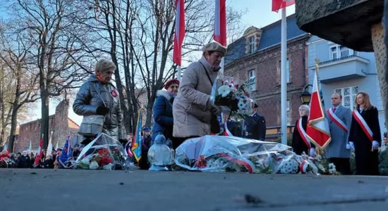 466007148 978452677647447 8684008636294124001 