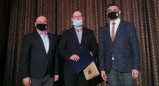 a66e6f5385d8c6ec93b744f356c5a825