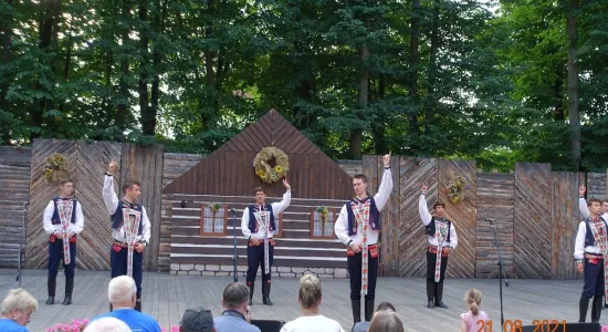 ac7bba43c094ce3f19b11a822657c358