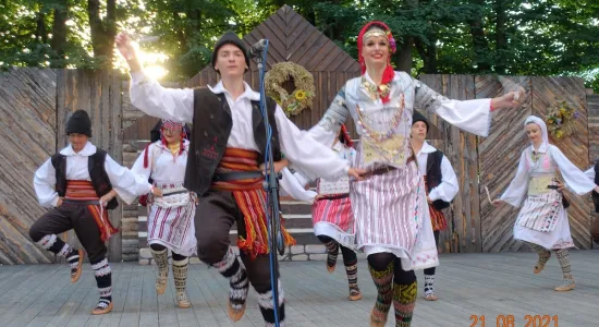 ae5cb22b07943a3f17382b828e21d82e