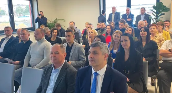 b7f9ed053bcd9469f1372c5963fa761a