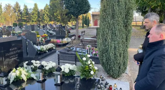 377149021 175392042306107 5683420934865570071 