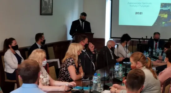 bf7a3384219ea2588191702b62e568c9