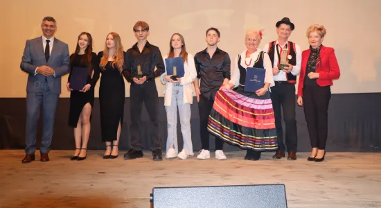 e00c43c48ee8ad837f3b7a78b367bbeb