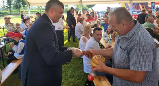 e820ce0e3c12a5bc2e88701e32ddbd40