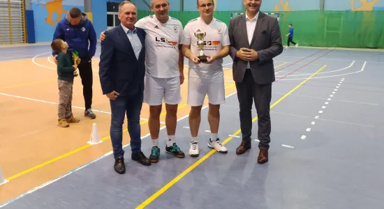 ec87e69ad836d914392fe4816555b65b