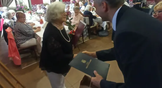 f90e52adedca73a92372ad8d8b4acb43