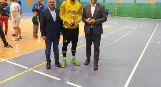 f98f62db381846004ebf887e81332bad