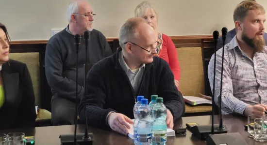 fc875726dcaf89e360c42b5a98061f61