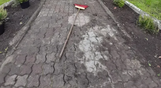 feb843d7577afeb30c3bff480711ffea