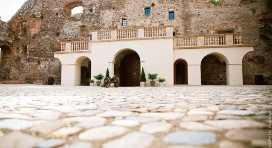 56742582 261562618082778 2926798244019175424 