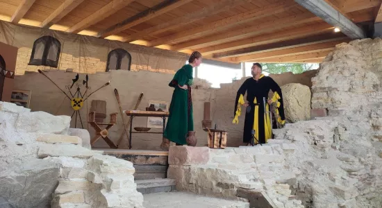 56742582 261562618082778 2926798244019175424 