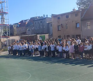 rozpoczęcie roku szkolnego w Szkole Podstawowej Nr 1 w Ząbkowicach Śląskich 
