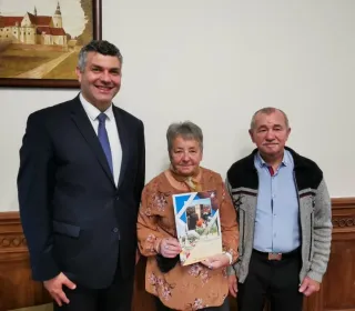 246969983 566734517921883 7109848204758690964 