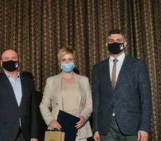 02108e19322ee897161823d6e4ab4b30