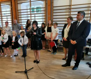 04d9e010bec64f50082751ef09816ddb