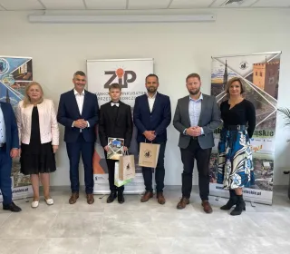 446033320 831801055528119 4081560213454165801 