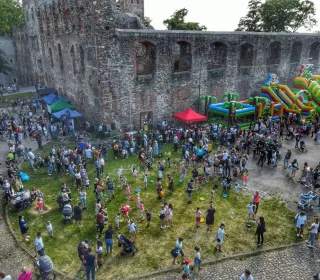 350863368 214527618095902 493678711708368879 