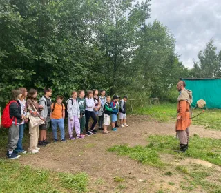 WYCIECZKA DO GRODU RYCERSKIEGO 