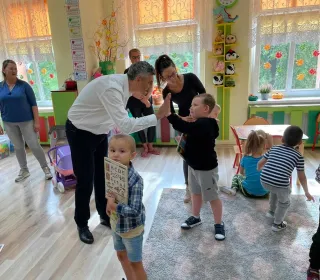 382538928 699237981592270 2318450881566729985 